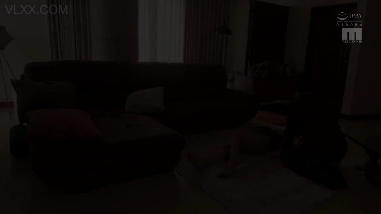 OL Vú Bự Bị Đồng Nghiệp Địt Trong WC Công Ty