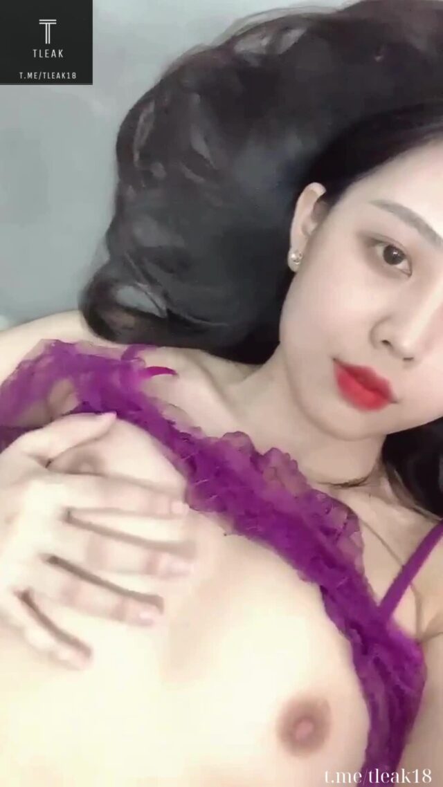 Tiếp Viên Hàng Không Bị Đại Gia Dùng Roi Da Quất 200 Cái, Nhét Plug Rồi Địt