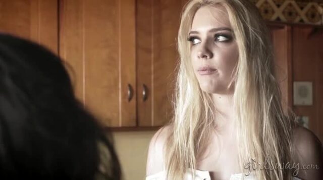 Sex Nữ Nhân Viên Bị Đồng Nghiệp Sex Tập Thể Trong Nhà Nghỉ